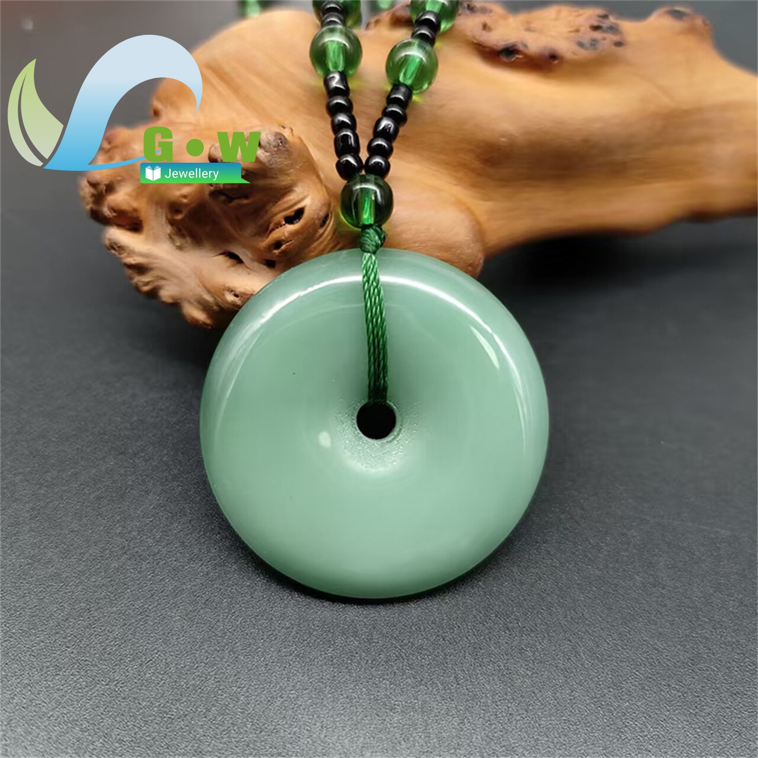 Large Jade Peace Pendant Neckl - огляд і ціна Ethnic Fashion Store