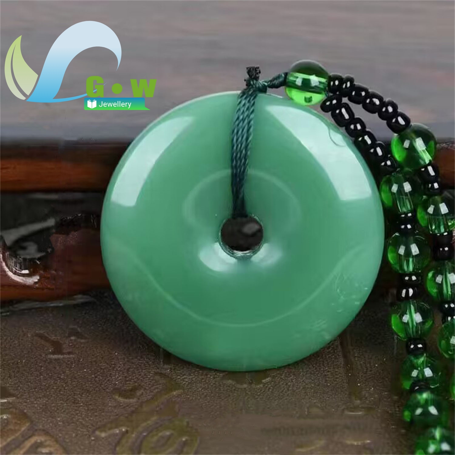 Large Jade Peace Pendant Neckl - огляд і ціна Ethnic Fashion Store