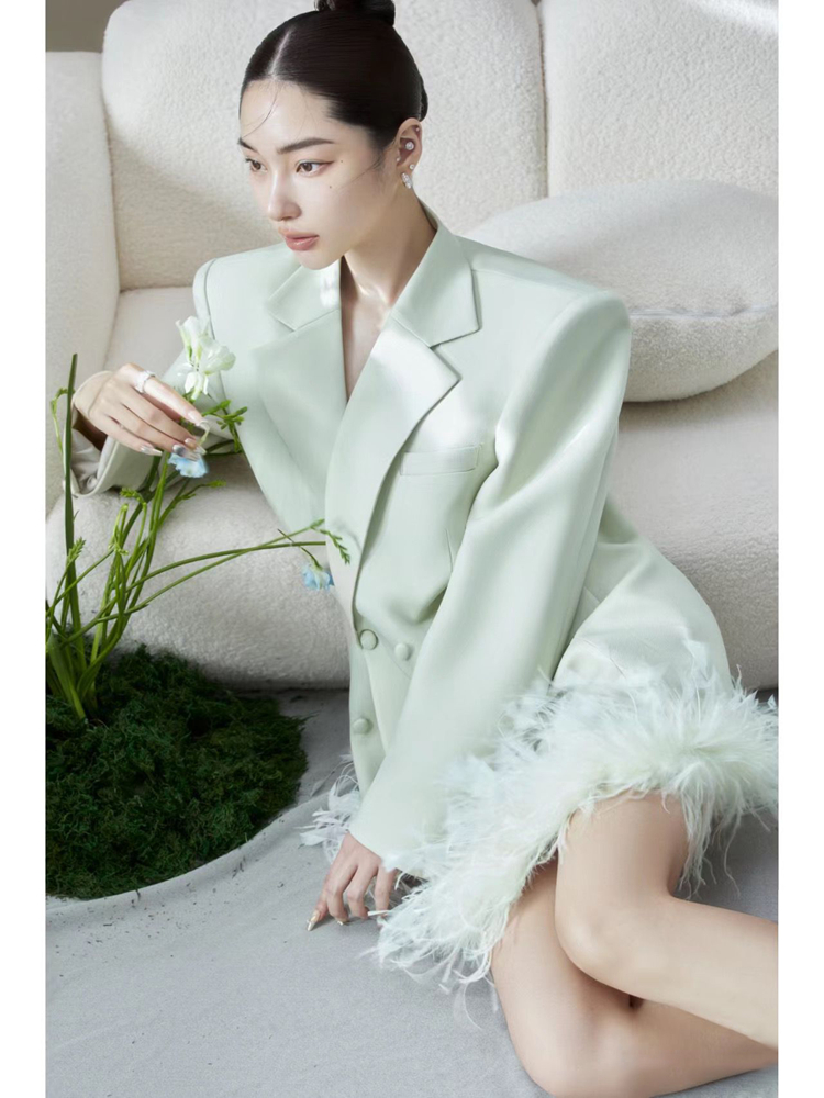 Green Ostrich Feather Suit 202 - огляд і ціна Ethnic Fashion Magazine